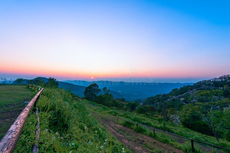 Chi Fah Phu σε Chiang Rai, Ταϊλάνδη στο ηλιοβασίλεμα στοκ εικόνες Chi Fah Phu σε Chiang Rai, Ταϊλάνδη στο ηλιοβασίλεμα στοκ εικόνες