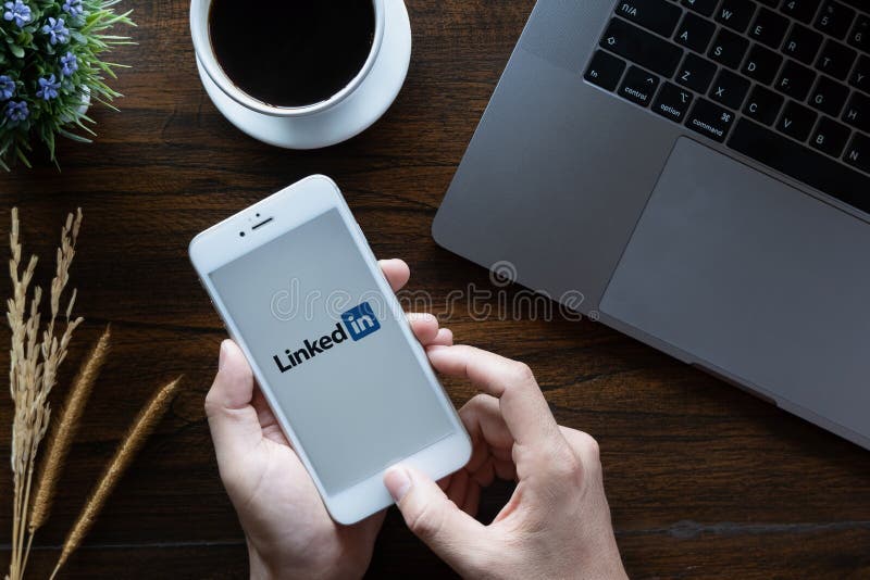 CHIANG MAI, THAILAND - January 20 2019 : iphone 6 with LinkedIn application on the screen. LinkedIn is a business-oriented social