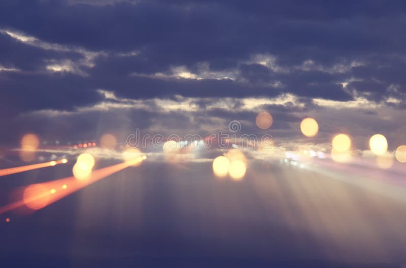 Chiarore astratto dell'obiettivo immagine di concetto del fondo di viaggio di tempo o dello spazio sopra i colori scuri e le luci fotografia stock Chiarore astratto dell'obiettivo immagine di concetto del fondo di viaggio di tempo o dello spazio sopra i colori scuri e le luci fotografia stock