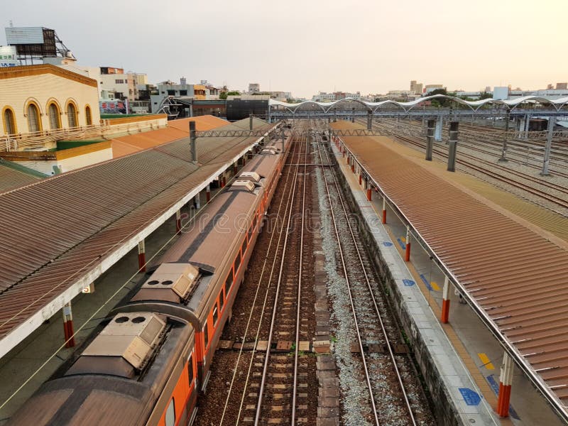 Chiayi, 15,2018 Taiwan-Oktober: Het station van platformchiayi is de grote post en de meeste mensen die in Taiwan wordt gebruikt stock afbeelding Chiayi, 15,2018 Taiwan-Oktober: Het station van platformchiayi is de grote post en de meeste mensen die in Taiwan wordt gebruikt stock afbeelding