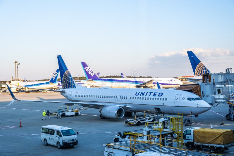 Chiba, Japon - 24 mars 2019 : Vue de l'avion d'United Airlines, une ligne aérienne américaine importante siégé chez Willis Tower images libres de droits Chiba, Japon - 24 mars 2019 : Vue de l'avion d'United Airlines, une ligne aérienne américaine importante siégé chez Willis Tower images libres de droits