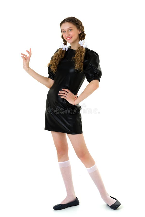 Chica Feliz Con Vestido Negro Calcetines De Rodilla Imagen de archivo - de modelo: 227307241