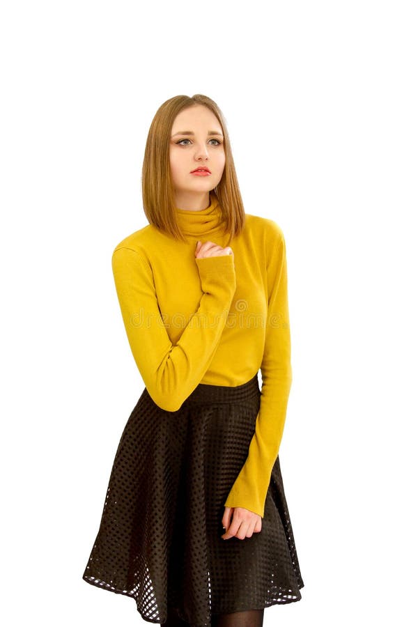 Chica Joven Hermosa En Un Suéter Amarillo Una Falda Negra Imagen de - Imagen de ropas, adulto: 87959141