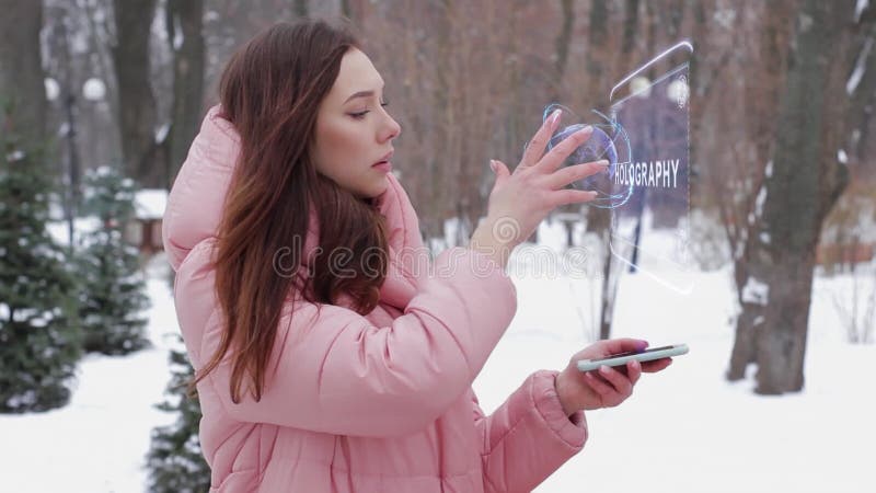 Chica pelirroja con holografía holográfica metrajes