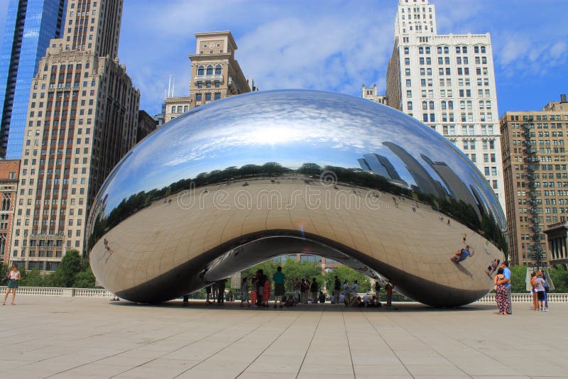Chicago Bean Cloud Gate in Millennium Park Editorial Photo Image of