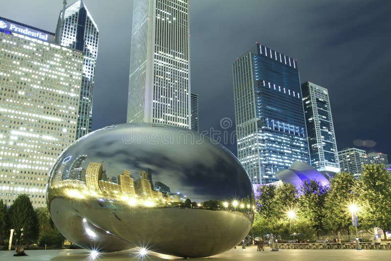 Chicago Bean at night editorial stock photo. Image of skyline 15966143