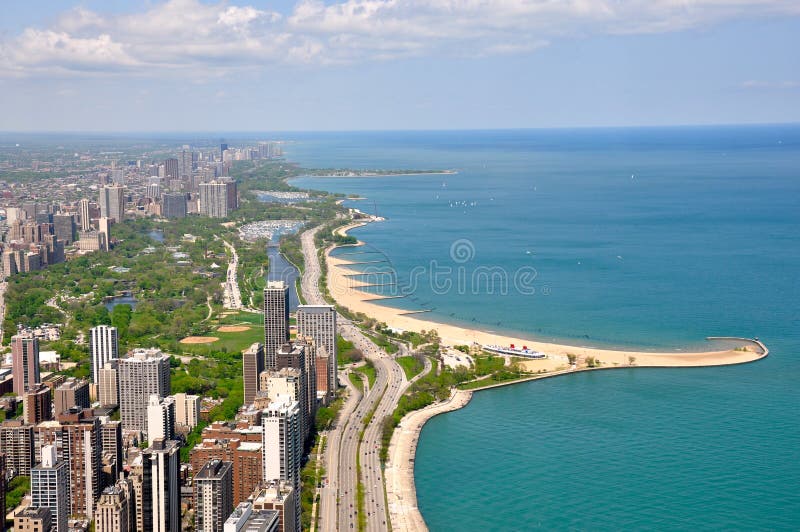 Chicago e lago Michigan imagem de stock. Imagem de alto 23471725
