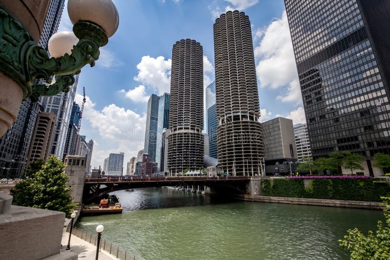 Chicago, IL, USA – September 25, 2015: Marina City Towers In Downtown  Chicago. Buildings For Parking. Stock Photo, Picture and Royalty Free  Image. Image 147543365.