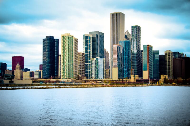 Chicago, città sull'acqua presa dalla riva del Navy Pier.