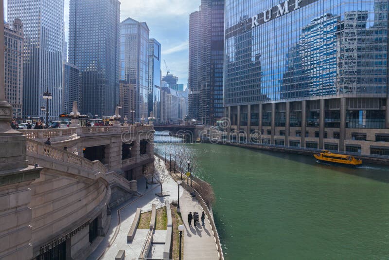 CHICAGO, ILLINOIS, USA - March 30, 2016: Trump Tower and International Hotel in Chicago stock image CHICAGO, ILLINOIS, USA - March 30, 2016: Trump Tower and International Hotel in Chicago stock image