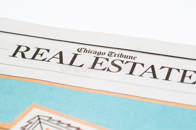 Chicago los E.E.U.U. 12 de febrero de 2017: Uso editorial de Chicago Tribune Real Estate Sectionfor solamente foto de archivo libre de regalías Chicago los E.E.U.U. 12 de febrero de 2017: Uso editorial de Chicago Tribune Real Estate Sectionfor solamente foto de archivo libre de regalías
