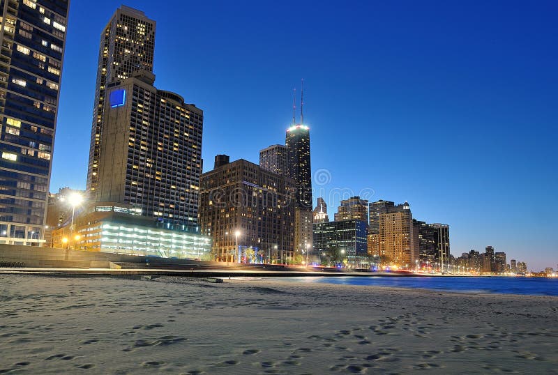 ChicagoSkyline Und NordalleenStrand Stockfoto Bild von michigan, farbe 24141832