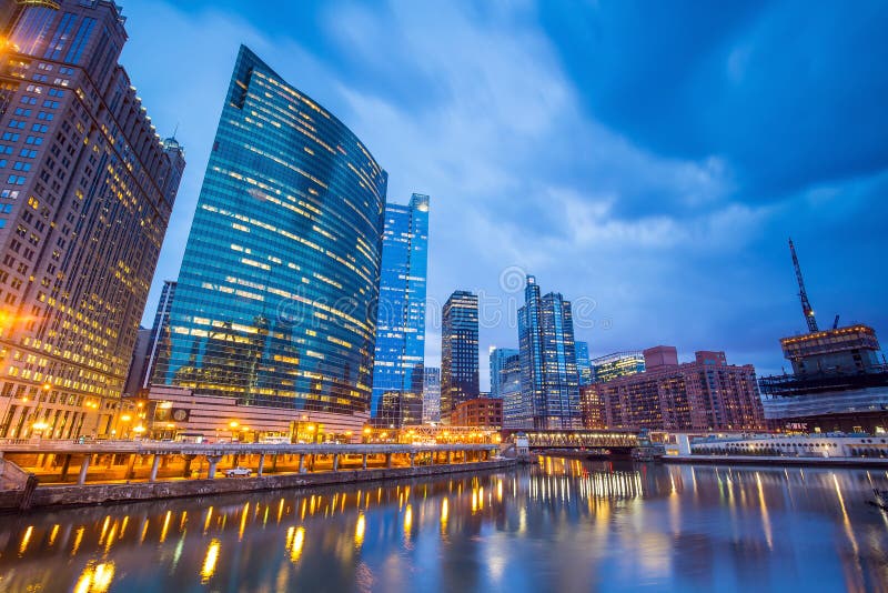 Chicago-Stadtzentrum und Chicago River stockbild Chicago-Stadtzentrum und Chicago River stockbild