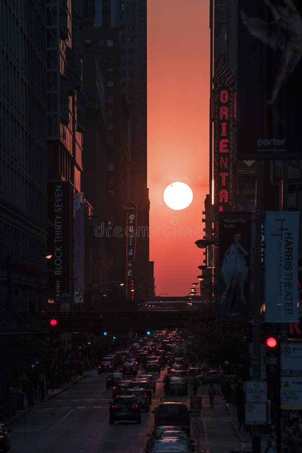 Chicago Henge editorial photo. Image of lights, sidewalk 169890241