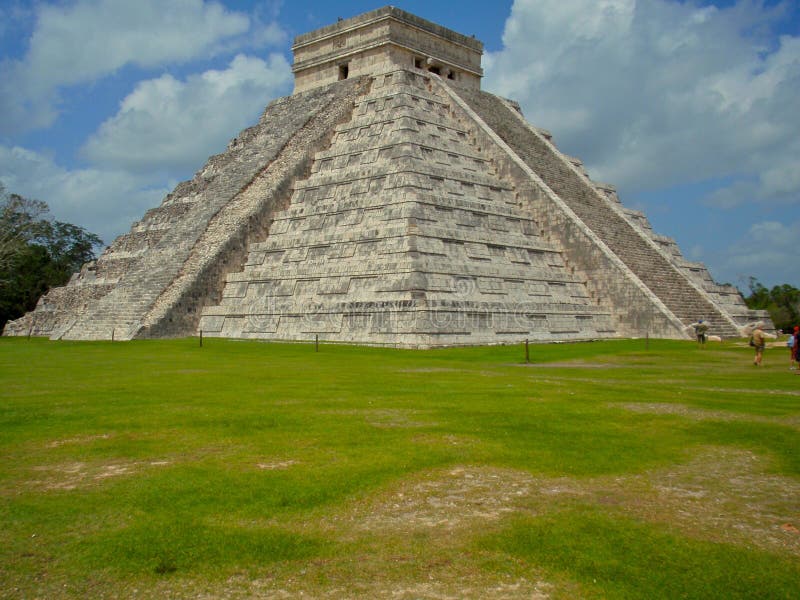 Ancient Chichen Itza Mayan Pyramid Temple Mexico Stock Image - Image of ...