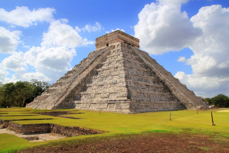 Chichen Itza Kukulcan Mayan Pyramid El Castillo Stock Photo - Image of ...