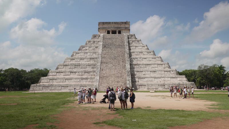 Chichen Itza,Maya pyramid, El Castillo Temple of Kukulcan. tracking camera