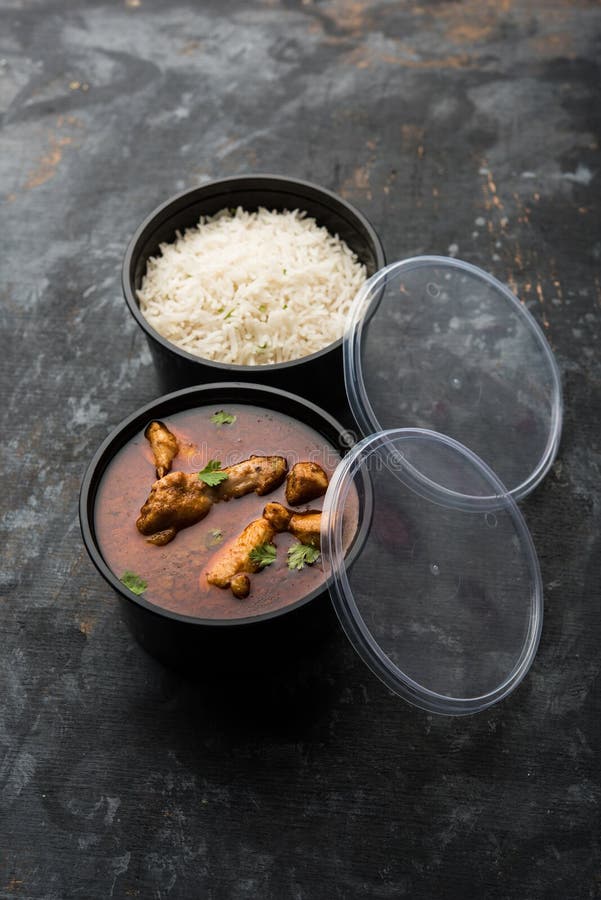 Chicken Curry Masala Packed in Plastic Container for Home Delivery