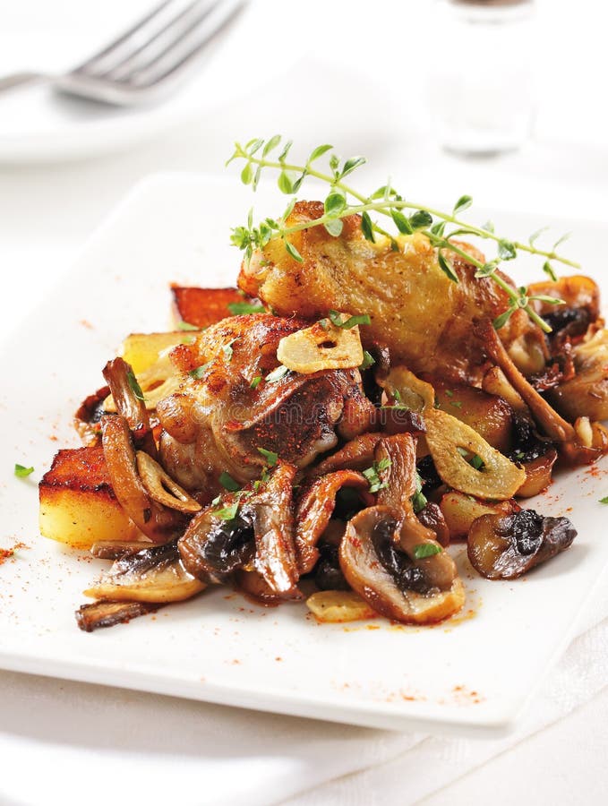 Chicken with mushrooms and garlic