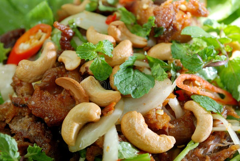 Chicken salad with cashew nut