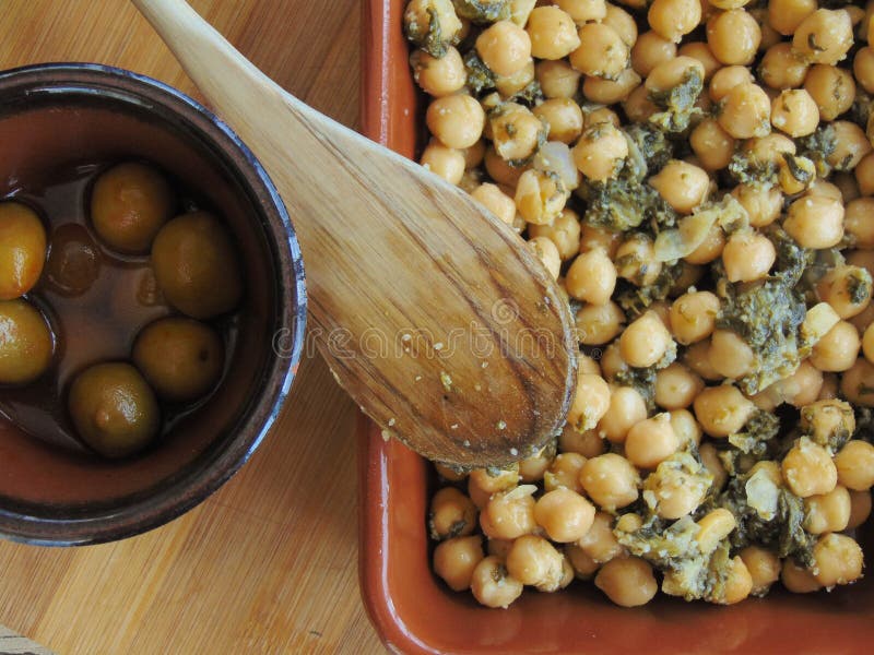Chickpeas with spinach. stock image. Image of seville - 120652593