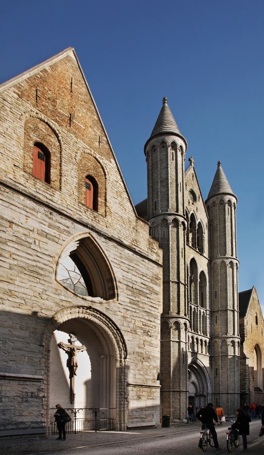 Chiesa della nostra signora a Bruges flanders belgium immagine stock libera da diritti Chiesa della nostra signora a Bruges flanders belgium immagine stock libera da diritti
