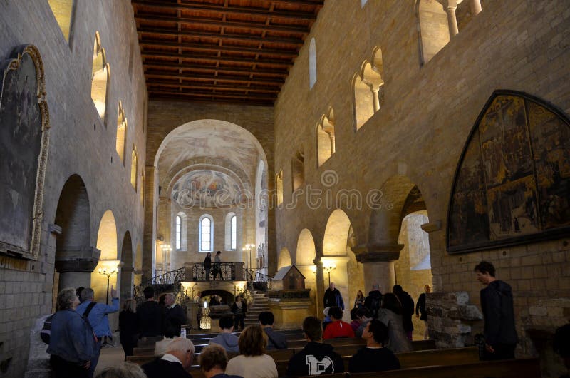 Chiesa dentro il castello di Praga fotografie stock libere da diritti Chiesa dentro il castello di Praga fotografie stock libere da diritti