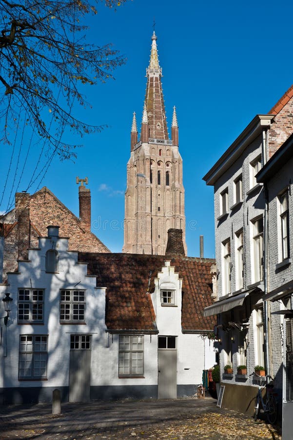 Chiesa di Bruges della nostra signora immagine stock Chiesa di Bruges della nostra signora immagine stock