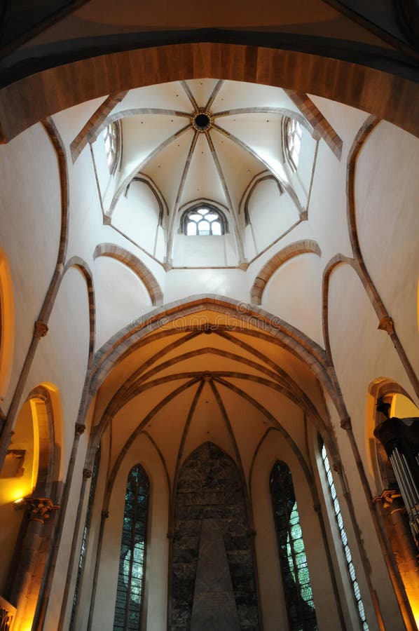 Chiesa di San Tommaso a Strasburgo nell'Alsazia immagini stock libere da diritti Chiesa di San Tommaso a Strasburgo nell'Alsazia immagini stock libere da diritti