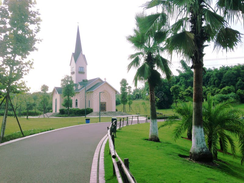 Chiesa nel parco della zona umida del fiume di ZiGong FuXi fotografie stock libere da diritti Chiesa nel parco della zona umida del fiume di ZiGong FuXi fotografie stock libere da diritti