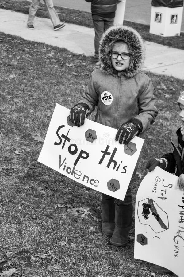 Child Holds Protest Sign At March For Our Lives Editorial Photo - Image Of Holds, Columbus