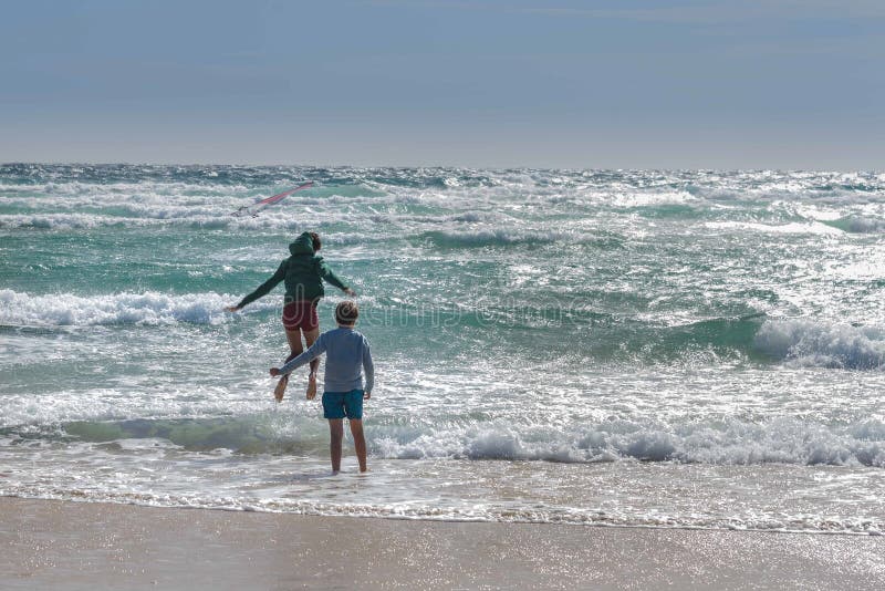 Childre in Lobos-Eilanden en Corralejo-Duinen in Fuerteventura, Canarische Eilanden, Spanje stock foto Childre in Lobos-Eilanden en Corralejo-Duinen in Fuerteventura, Canarische Eilanden, Spanje stock foto