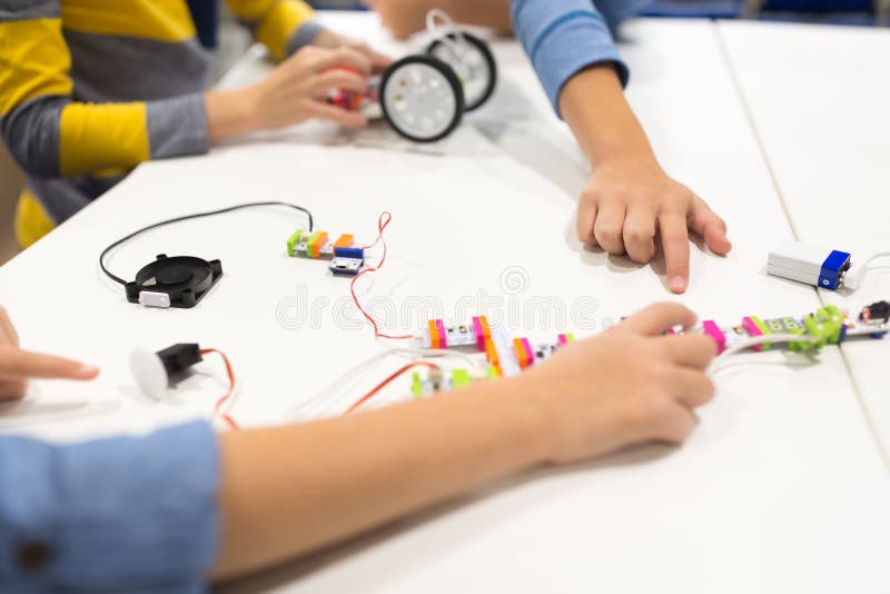 Building Children Kit Robotics School Stock Photos - Free & Royalty ...