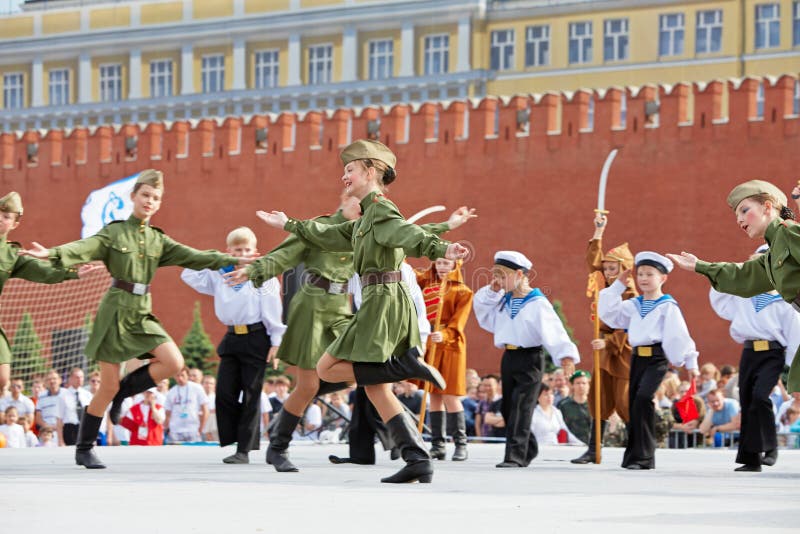 Children Performance on Red Square Editorial Photography - Image of outdoor: 31543712