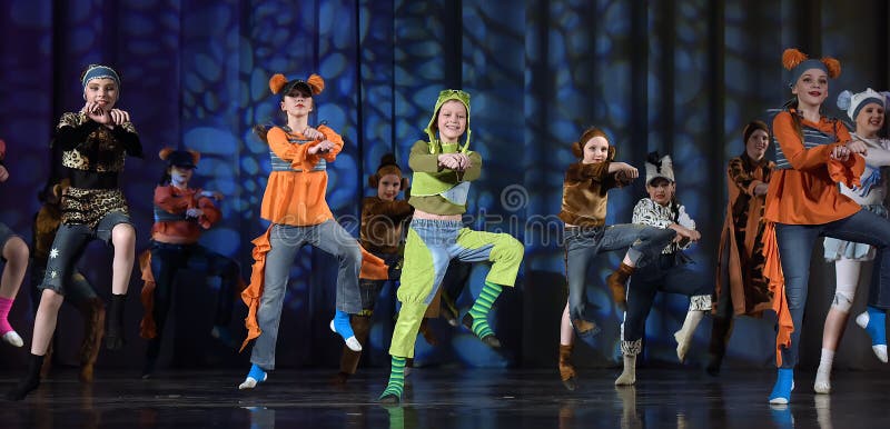 Children Dancing on the Stage in Animal Costumes Editorial Stock Photo -  Image of female, costumes: 75256638