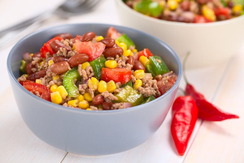 Chili con carne-Salat stockfoto. Bild von rindfleisch - 35582558