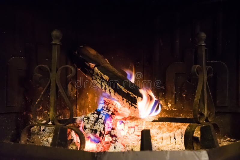 Madera Ardiente En Lugar Abierto Del Fuego Llamas Rojas En La Chimenea