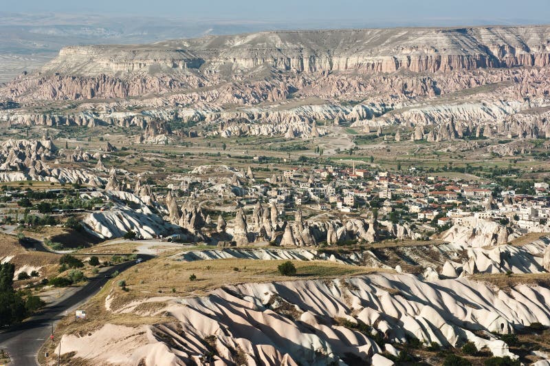 Chimeneas En Las Azoteas De Piedra Imagen de archivo - Imagen de