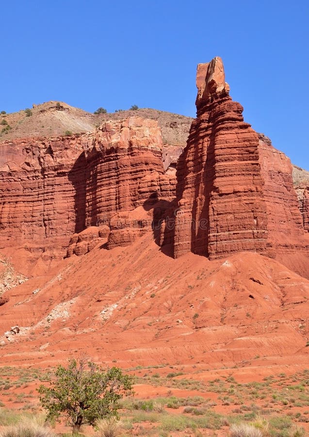 chimney rock capitol reef