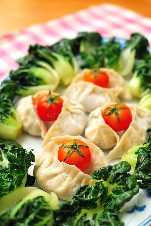 Chinese dumplings and vegetables