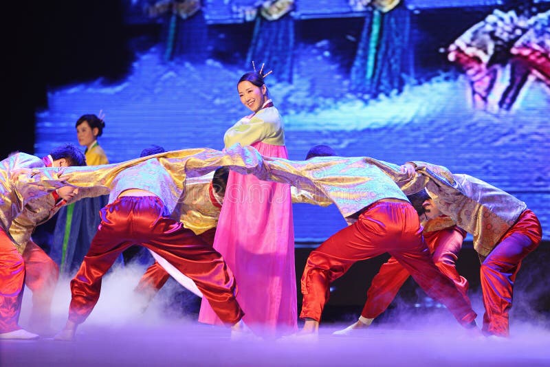 Chinese Dancing Girl In Zhuang Ethnic Festival Editorial Photo - Image ...