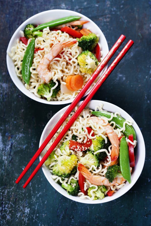 Chinese noodles with vegetables and shrimps