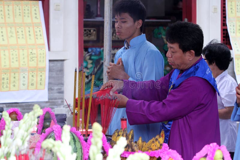 Chinese ritual editorial photo. Image of tomb, spirits 70032066