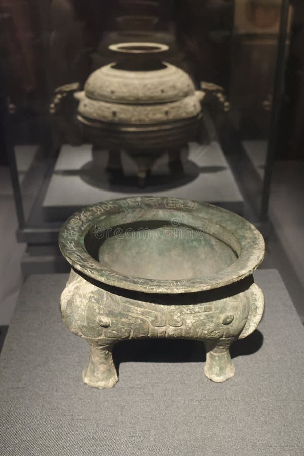 Chinese Shang Dynastie Bronze Artefacts Chinois Rituel Bronze Photo ...