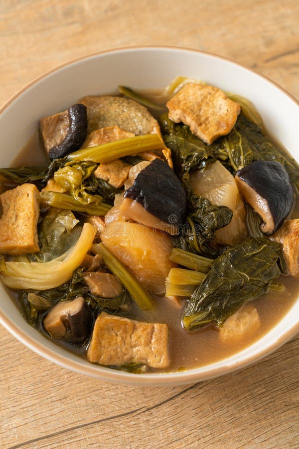 Chinese Vegetable Stew with Tofu or Mixture of Vegetables Soup Stock