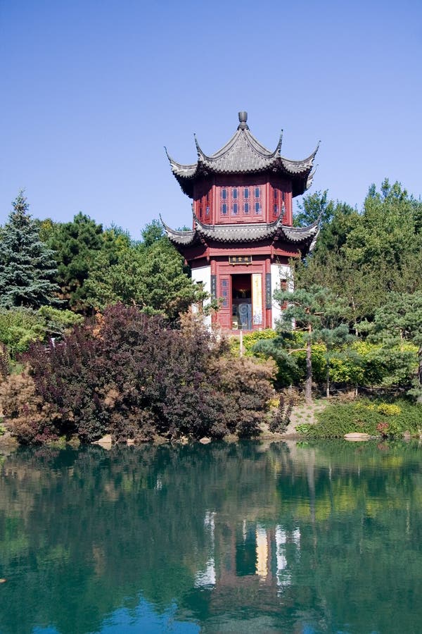 Chinesischer Garten stockbild. Bild von quebec, chinesisch 5879449
