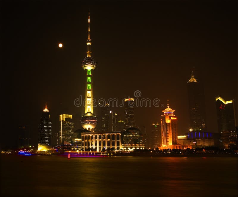 chiny księżyc nocy Pudong Shanghai linia horyzontu obraz stock chiny księżyc nocy Pudong Shanghai linia horyzontu obraz stock