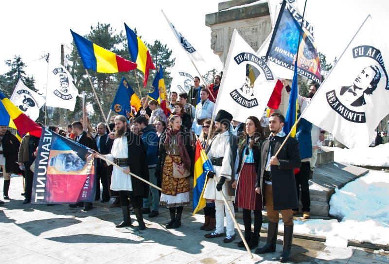 Thousands of people from Moldova and Romania have gathered today in the Great National Assembly Square to participate in the event organized to mark 100 years since the union of Bessarabia with Romania. Thousands of people from Moldova and Romania have gathered today in the Great National Assembly Square to participate in the event organized to mark 100 years since the union of Bessarabia with Romania.