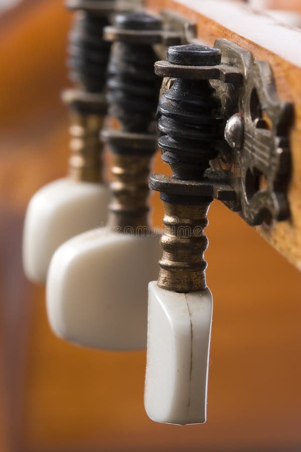 Chitarra classica acustica fotografia stock libera da diritti Chitarra classica acustica fotografia stock libera da diritti