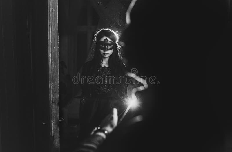 Chiuda sul ritratto delle coppie sensuali attraenti romantiche nell'amore fotografia stock libera da diritti Chiuda sul ritratto delle coppie sensuali attraenti romantiche nell'amore fotografia stock libera da diritti